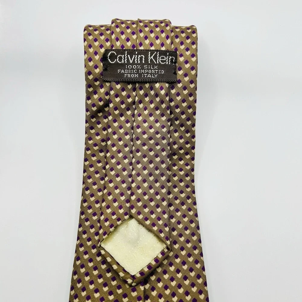 Calvin‎ Klein Tie Gold Purple Diamond Patterned Necktie 100% Silk 2.5